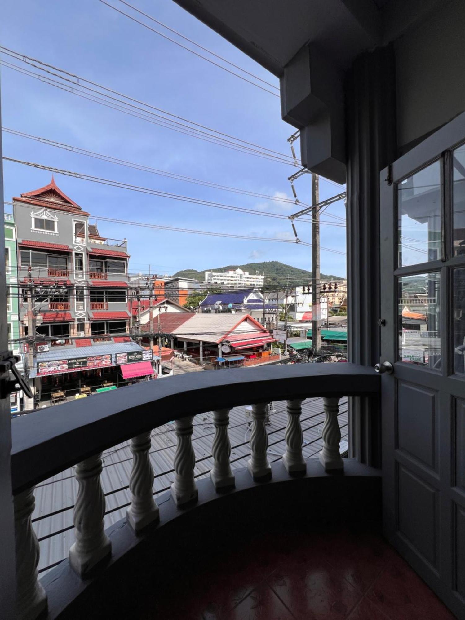 Patong Adventure Hostel Exteriör bild
