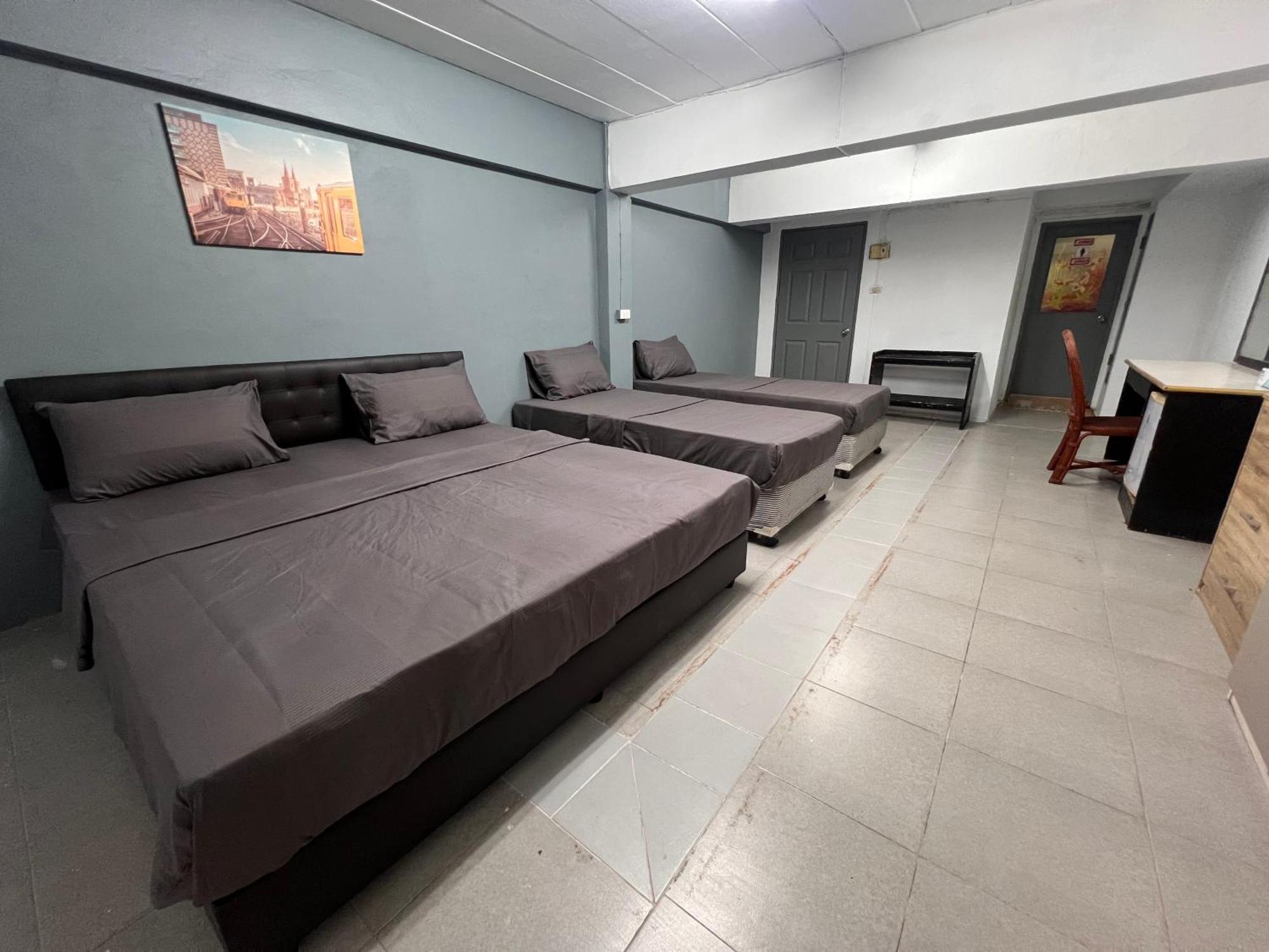 Patong Adventure Hostel Exteriör bild